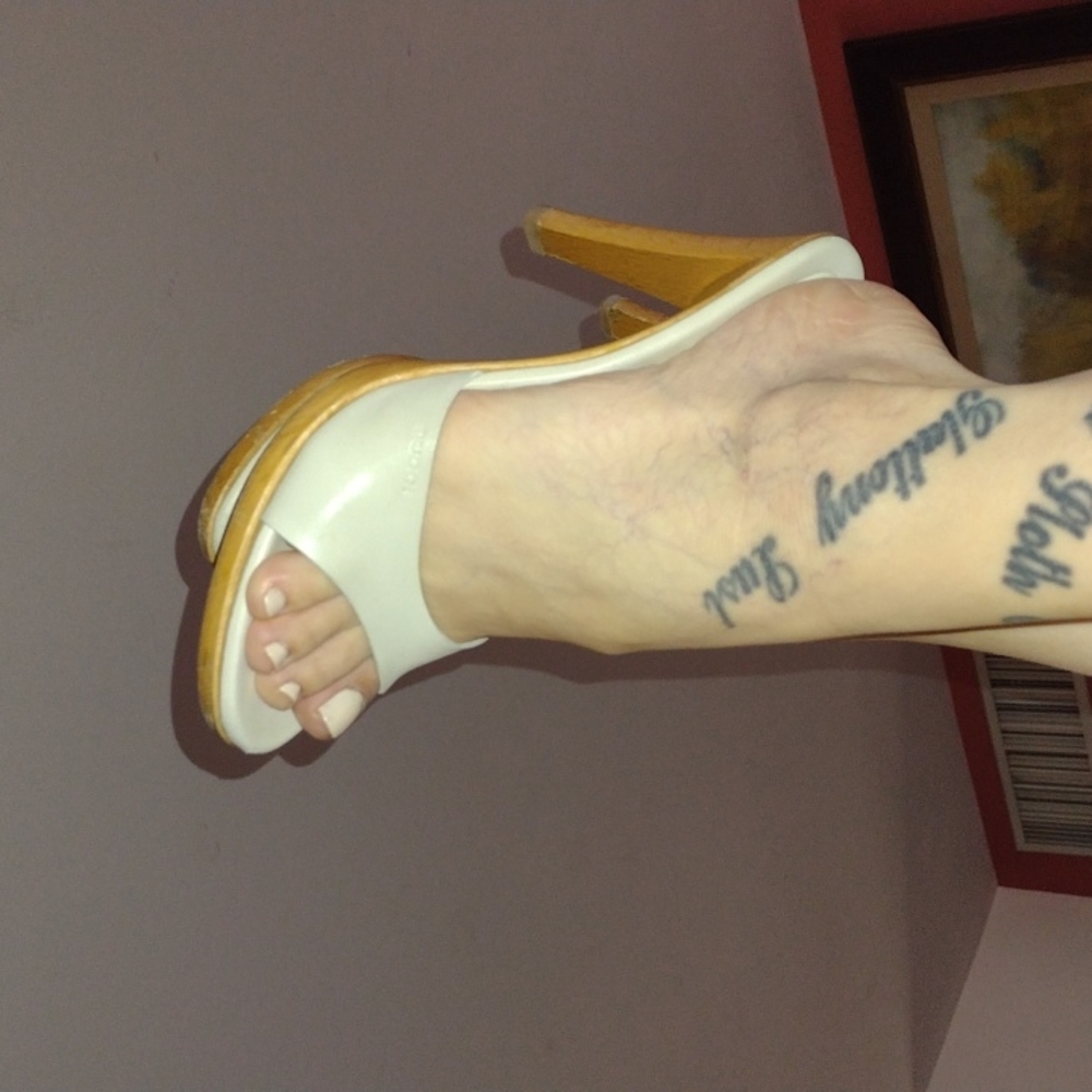 Vintage Gucci Y2K off white leather slip on heels size 39 - Picture 2 of 14
